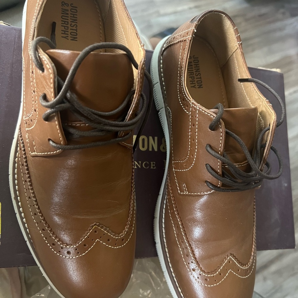 Johnston & Murphy Tan Leather Oxfords